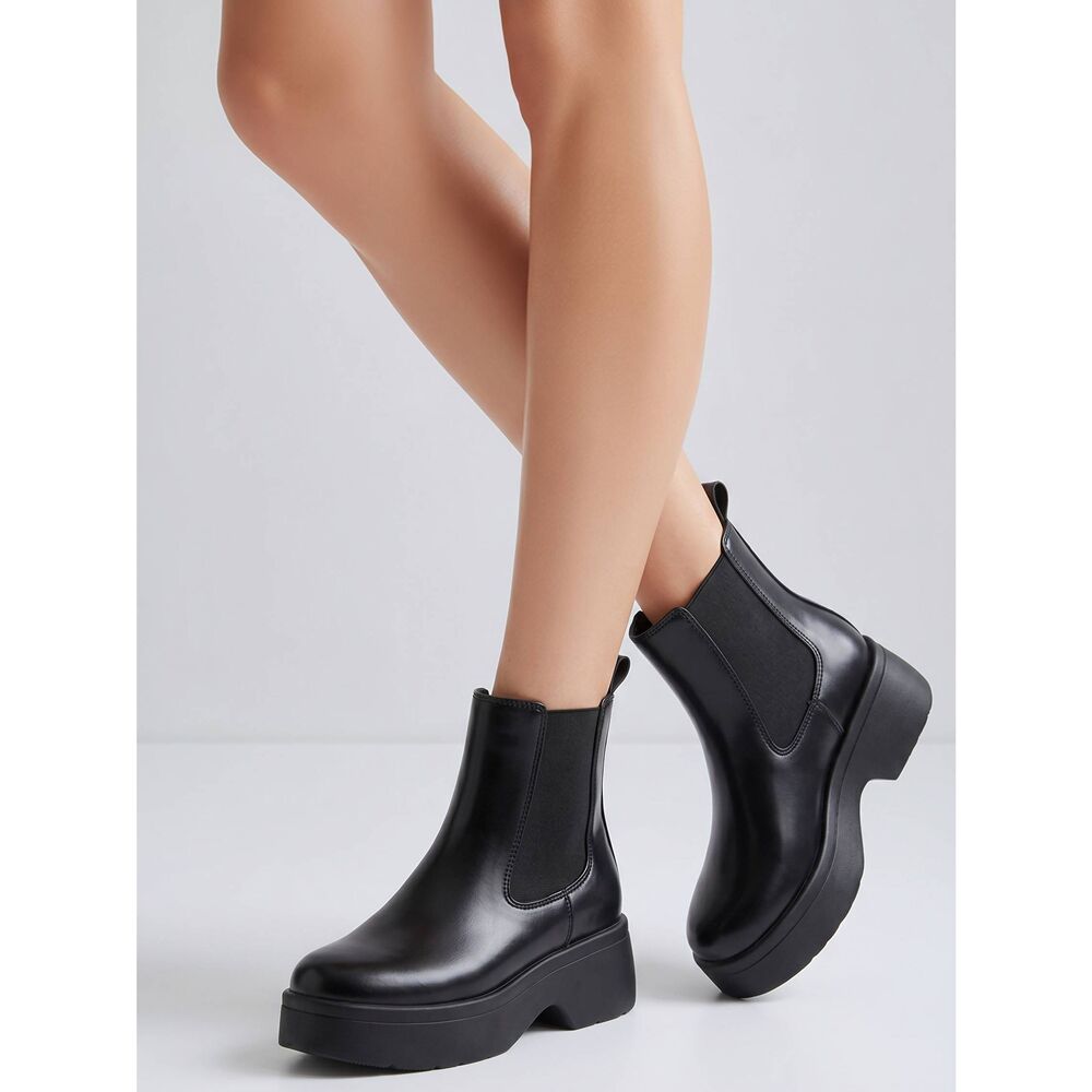 🩵NIB Black Chelsea Slip On Platform Ankle Boots Size 8